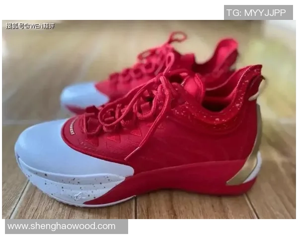 缓震性能卓越的扁平足球星设计解析与运动表现提升效果分析